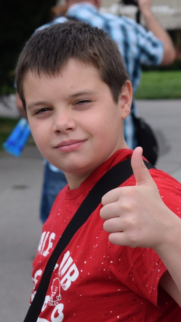 pixabay_child-3231933_1920_600x1066 Thumbs Up