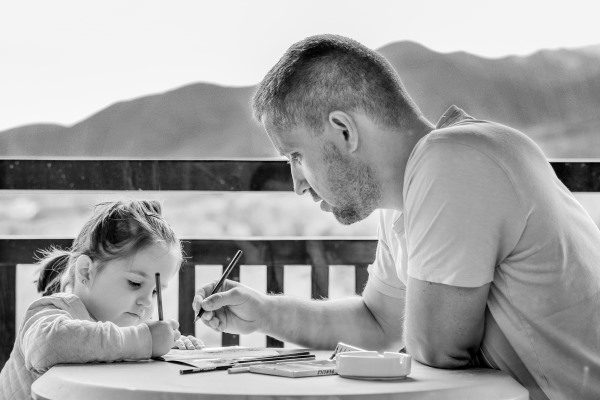 pixabay_girl-1641215_1920_600x400 Girl Homework